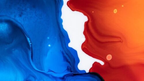Image abstraite composé d'une dominante de bleu et de rouge orangée
