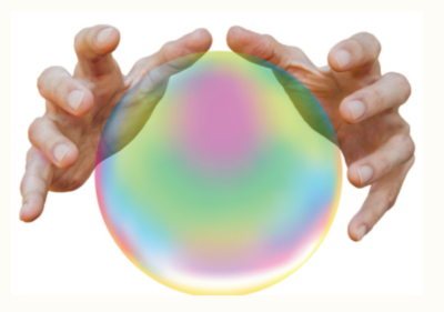 Des mains apposées sur une boule de cristal