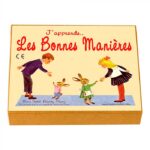 Un garçon et une fille serrent chacun la main à des lapins.