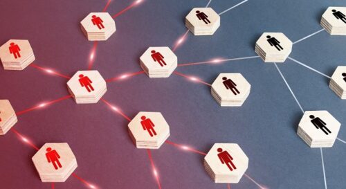 silhouettes dessinées sur des pièces en hexagones et reliées entre elles